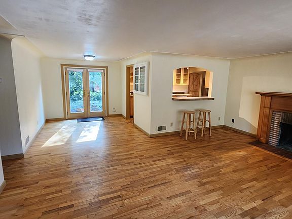 3rd image of 2109 Bush Ave NW #A
