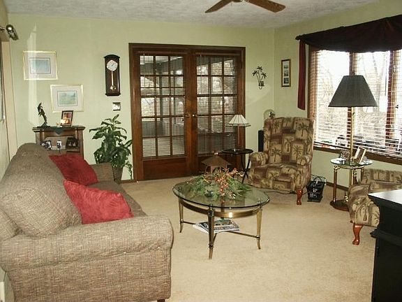 Walkout to screened porch.