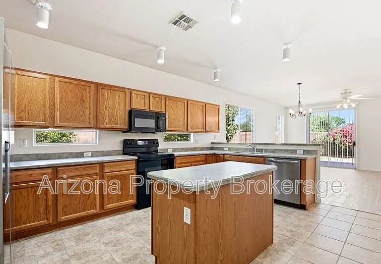 3498 E Bruce Ave — Photo 6