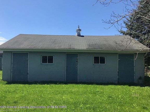 4th image of 227 Barber St