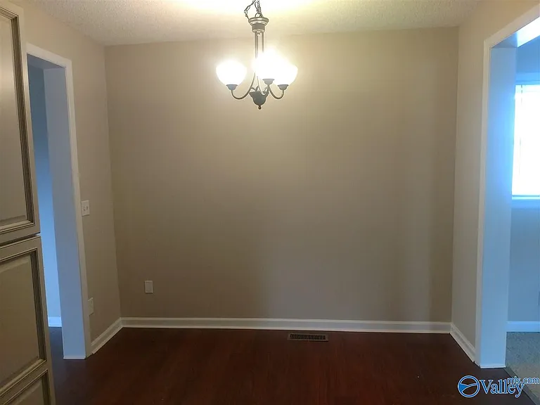 2035 Vanderbilt Dr SW — Photo 7