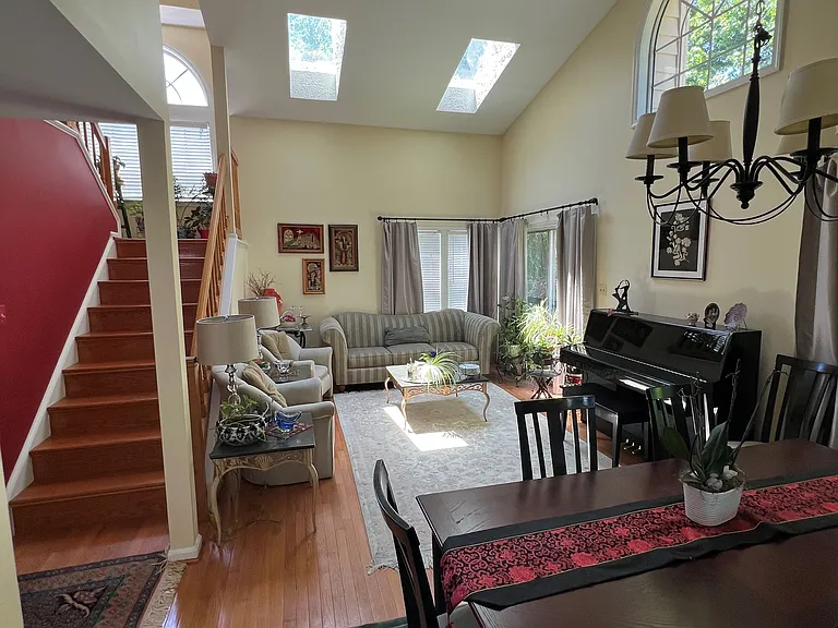 7454 Cross Gate Ln — Photo 3