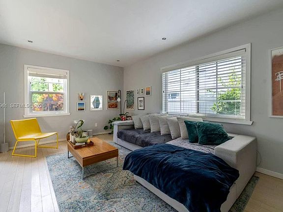 3rd image of 1061 Michigan Ave APT 4