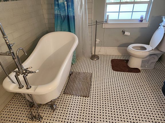 3rd image of 1776 Canterbury St #1