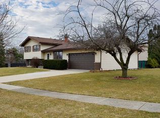 733 Sherwood Ln, Schaumburg, IL 60193