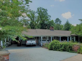 33 Outer Dr, Oak Ridge, TN 37830