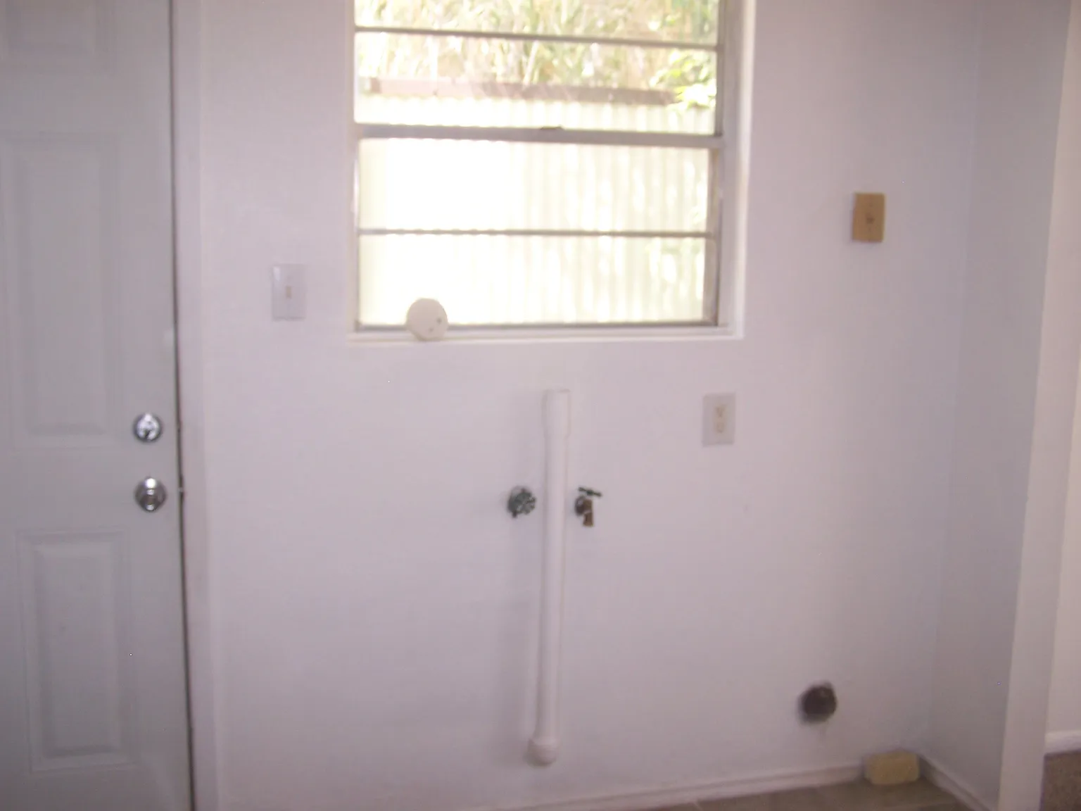 2 bed, 900 sqft, $1,000 — Photo 3