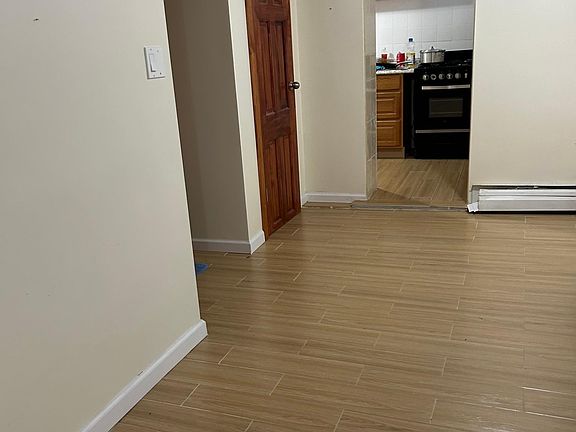 4th image of 10917 204th St