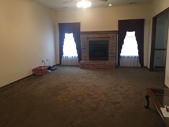 3rd image of 12217 Oakmont St