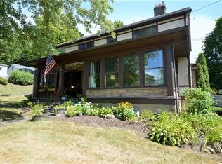 94 1st St, Oakdale, PA 15071