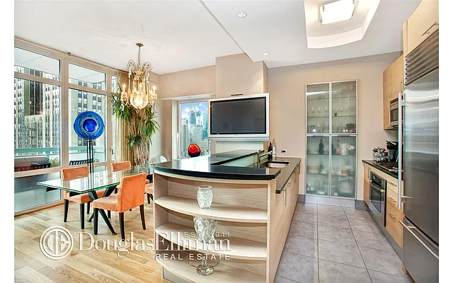Rented by Douglas Elliman | media 8