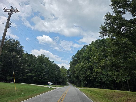 5th image of 2601 Centennial Rd
