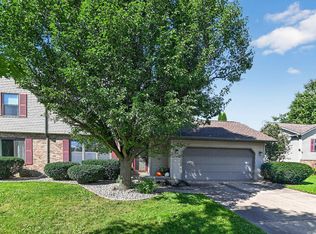 818 Edgemore Dr, Sun Prairie, WI 53590