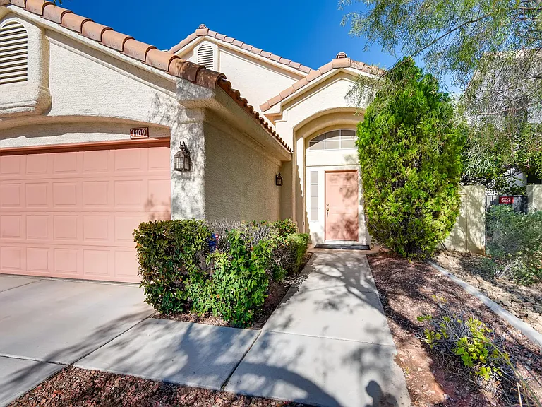 1409 Silk Tassel Dr — Photo 2
