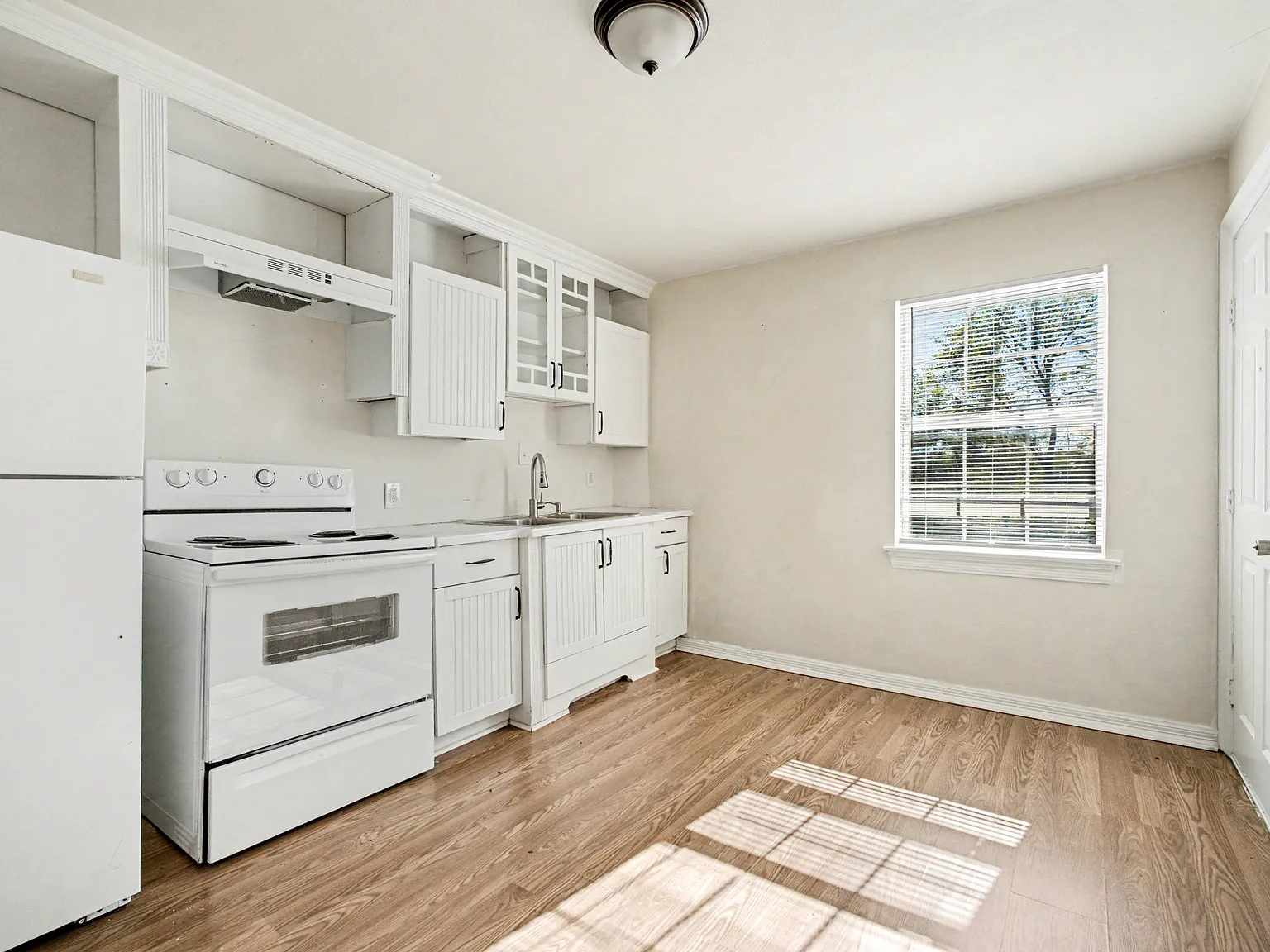 2 bed, 812 sqft, $1,100 — Photo 4