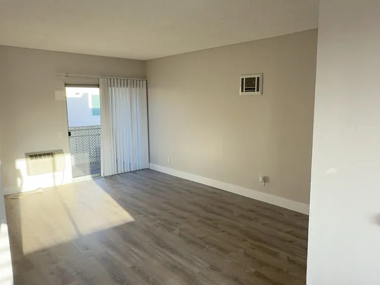 922 S Sunshine Ave S #S — Photo 7