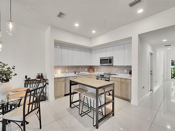 5th image of 1484 NE 34th Street #1484