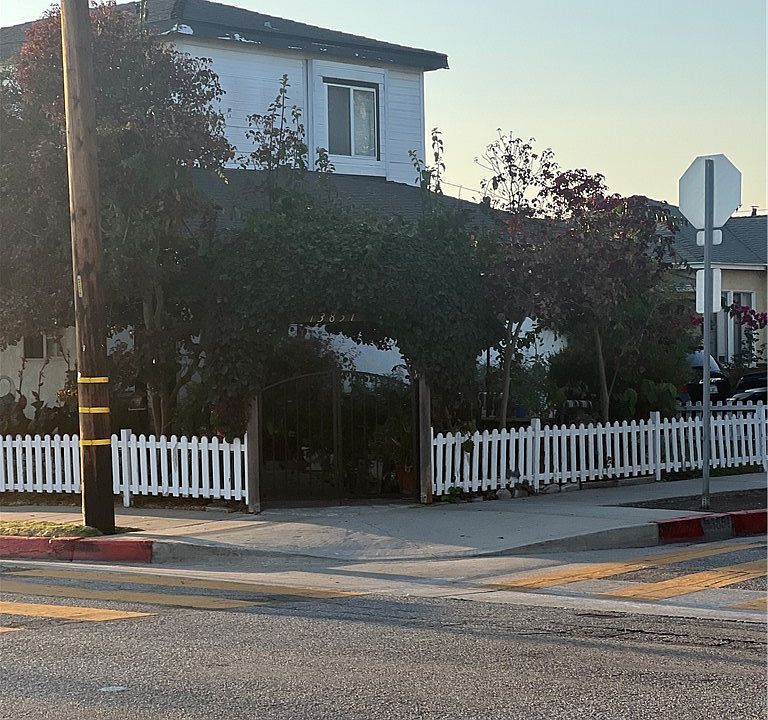 1st image of 13851 Jefferson Ave