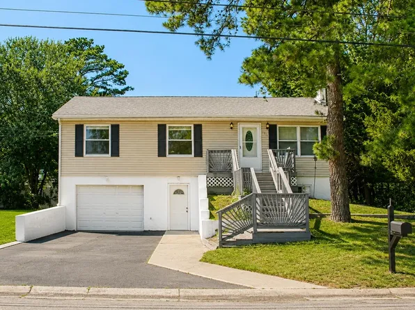 5926 Berry Dr, Mays Landing, NJ 08330