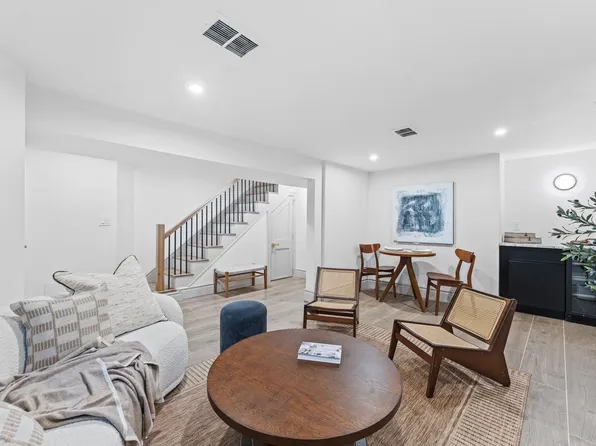 83 Liberty Place image 27 of 39