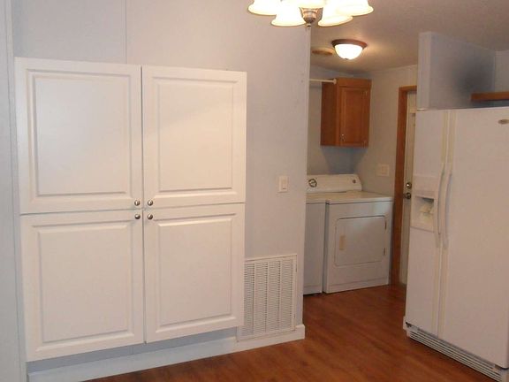 4th image of 179 SE Valerie Ct
