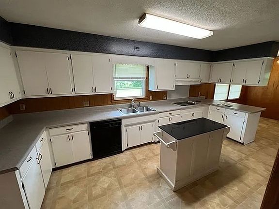 4th image of 3609 Sherwood Dr