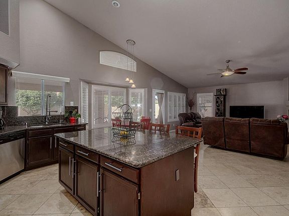 4th image of 1317 W Courtney Ln