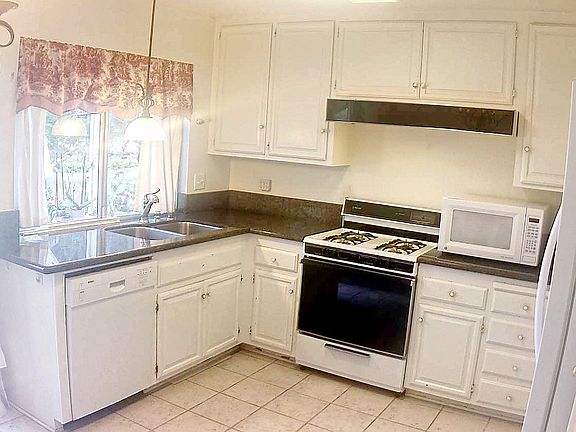 Kitchen with dining place