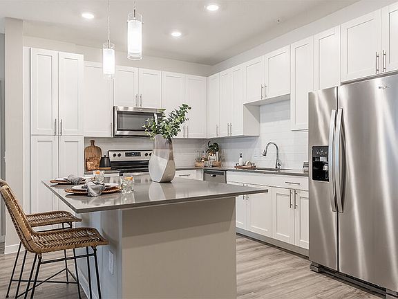 3rd image of 3030 Ascend Oak St #302