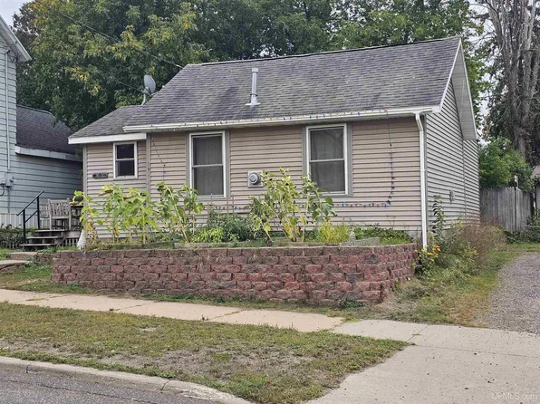 307 W Clark St, Negaunee, MI 49866