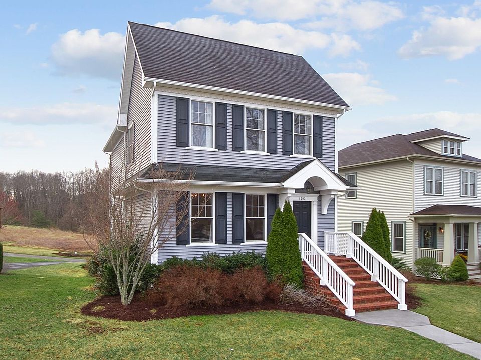 1st image of 1801 Honeysuckle Dr