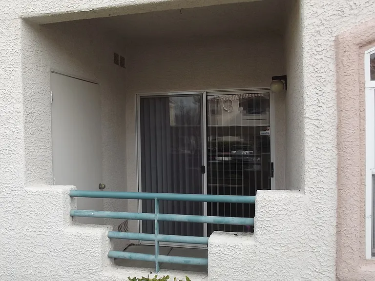 5415 W Harmon Ave #1032 — Photo 2