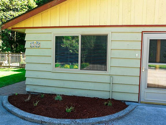 4th image of 13459 108th Ave NE