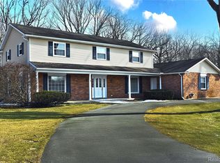 9693 Burning Tree Dr, Grand Blanc, MI 48439