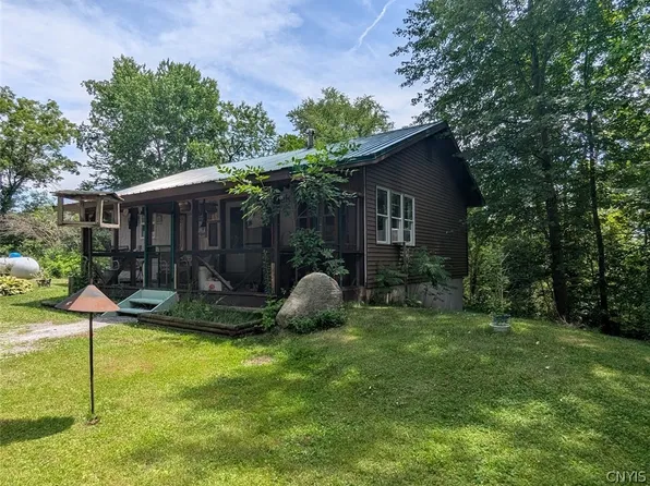 5705 E Main St #D, Verona, NY 13478