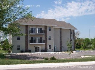 923 NE Deer Creek Dr, Grain Valley, MO 64029