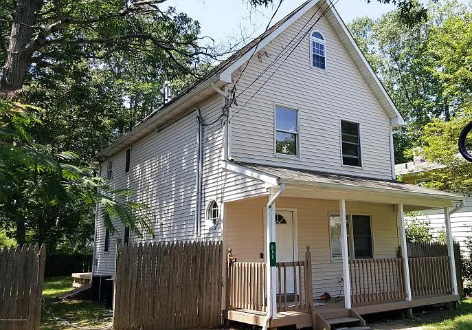 840 Woodland Dr photo 1