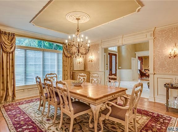 5th image of 41 Hunting Hollow Ct