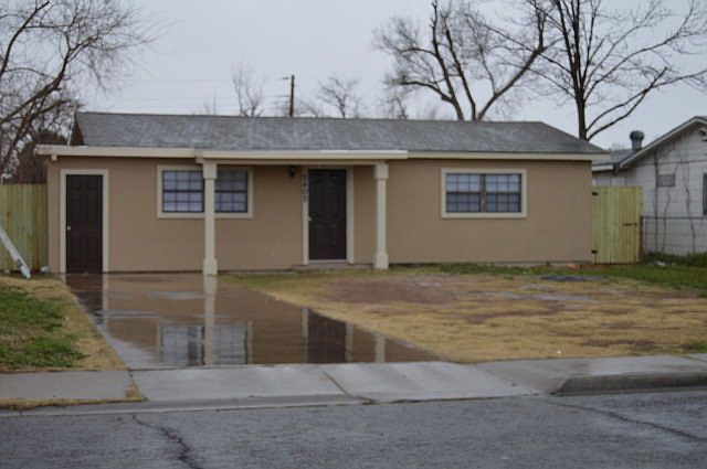 1st image of 2402 W 5th St