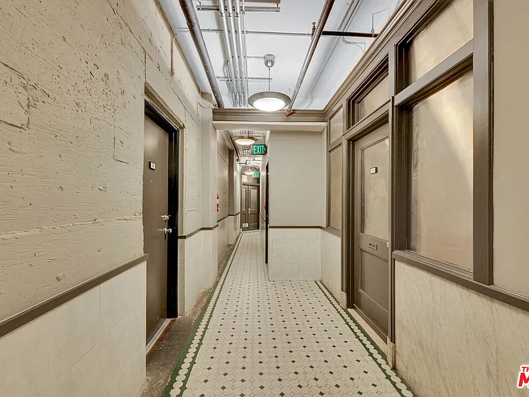 215 W 7th St #811 — Photo 27