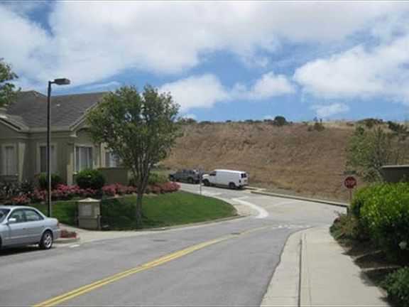 4th image of 13 Parkgrove Dr