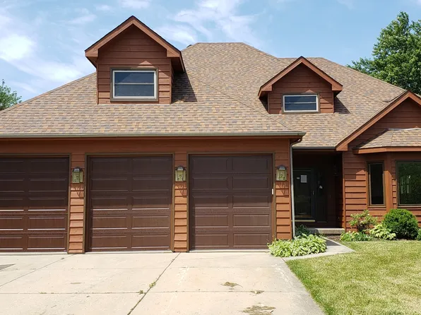 3150 Midlane Dr, Wadsworth, IL 60083