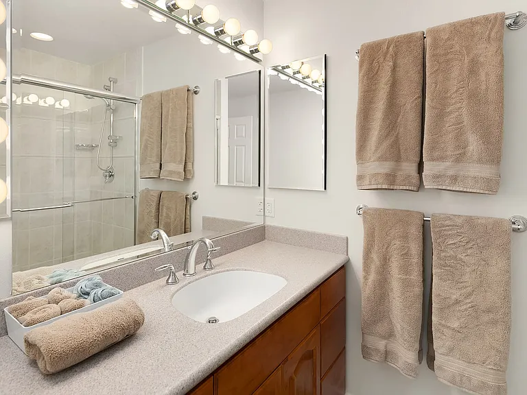 8240 SE 61st St — Photo 35