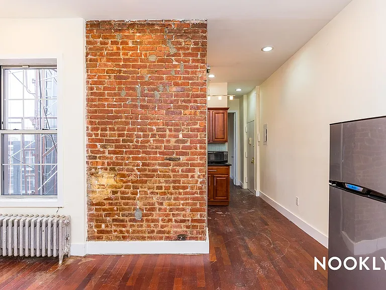 117 S 4th St #21 — Photo 15