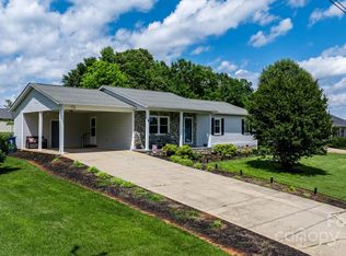 6 Plaza Dr, Granite Falls, NC 28630