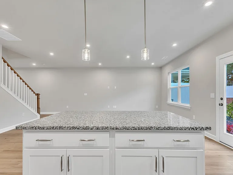 804 Montague Ave — Photo 20