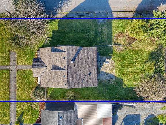 www.LamoureuxRealEstate.com