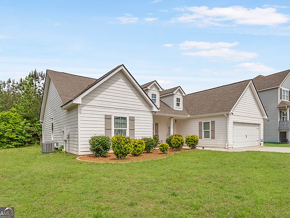 3rd image of 370 Springwater Way