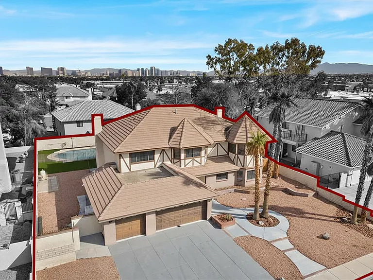 3382 Montessouri St — Photo 45