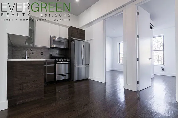 Rented by Evergreen Apartments BK | media 28